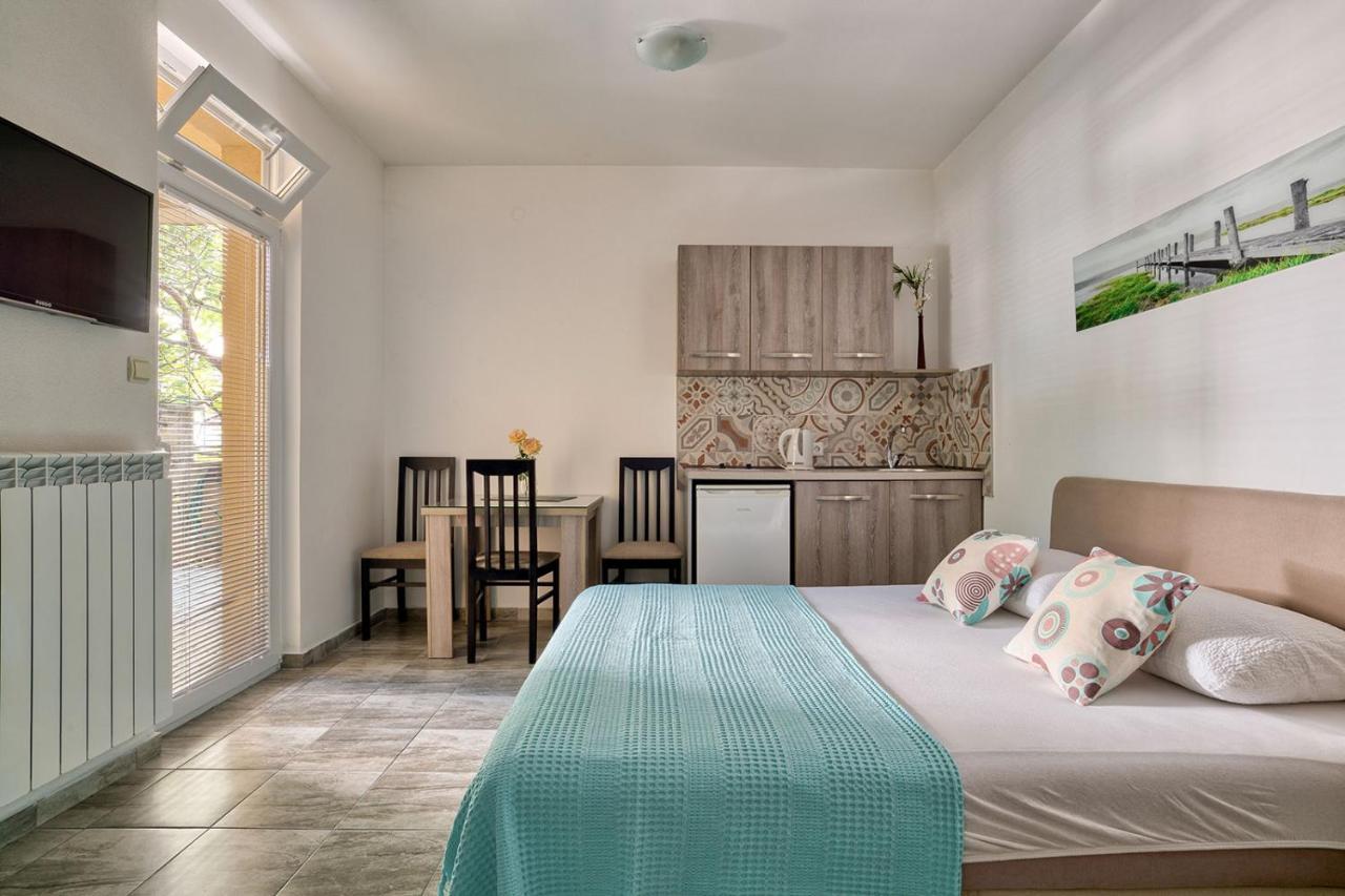 Apartmani Agape Petrovac na moru Exterior foto