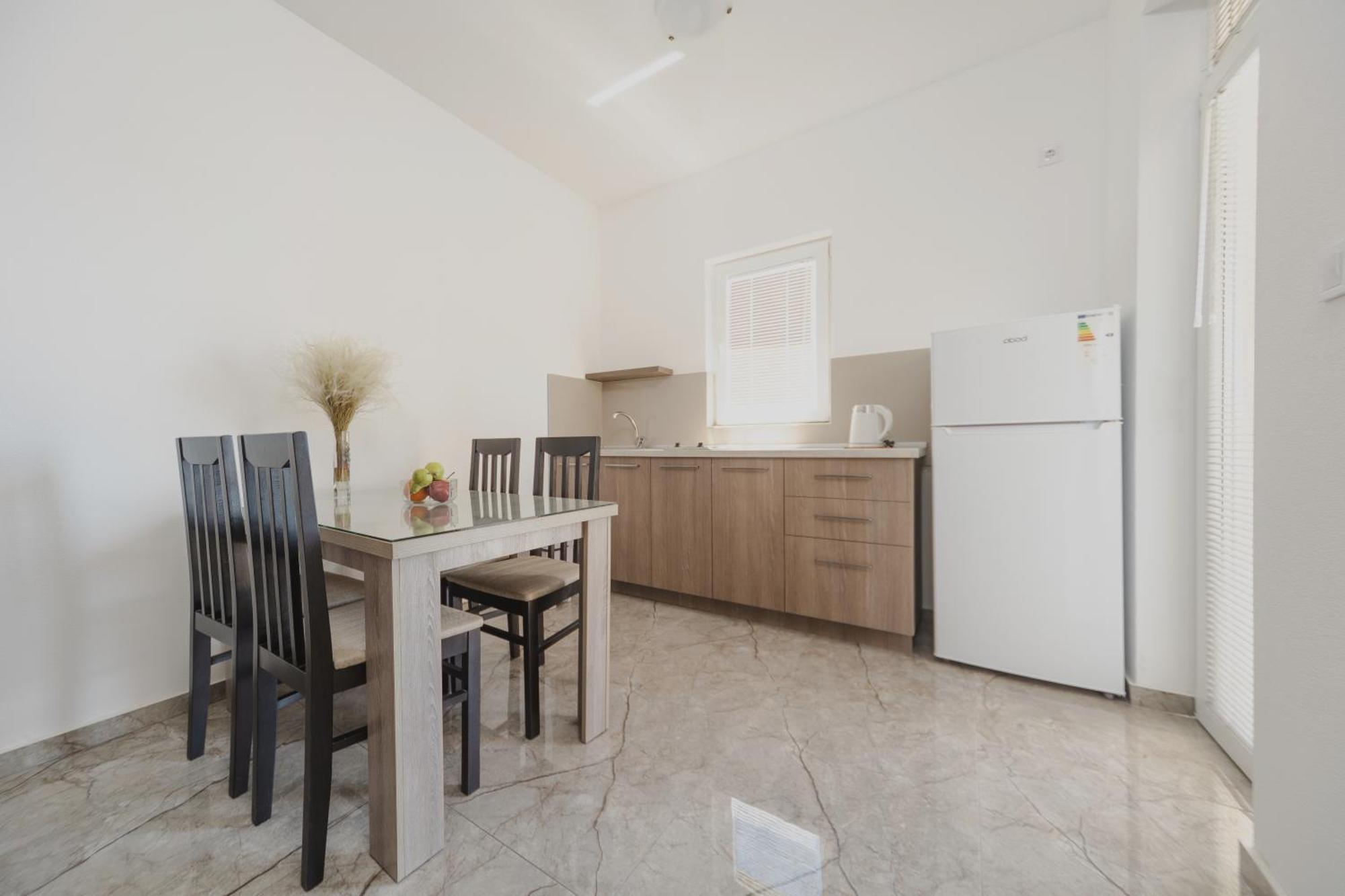 Apartmani Agape Petrovac na moru Exterior foto