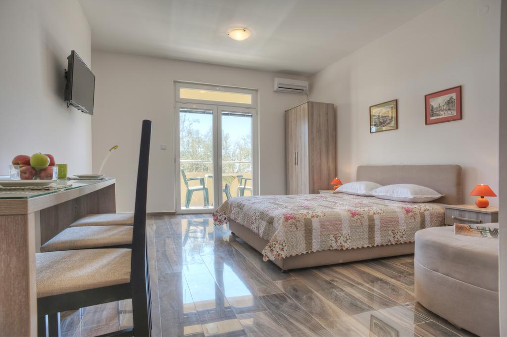 Apartmani Agape Petrovac na moru Exterior foto