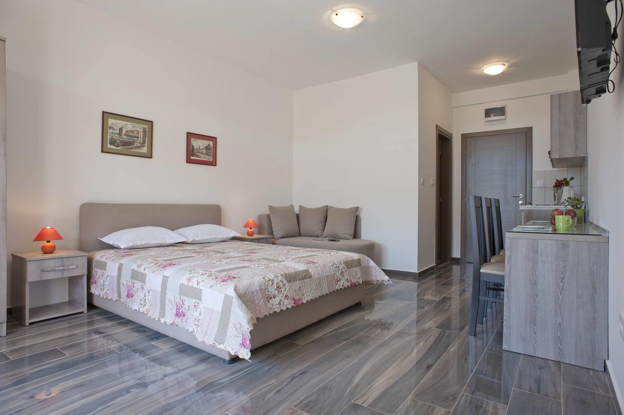 Apartmani Agape Petrovac na moru Exterior foto